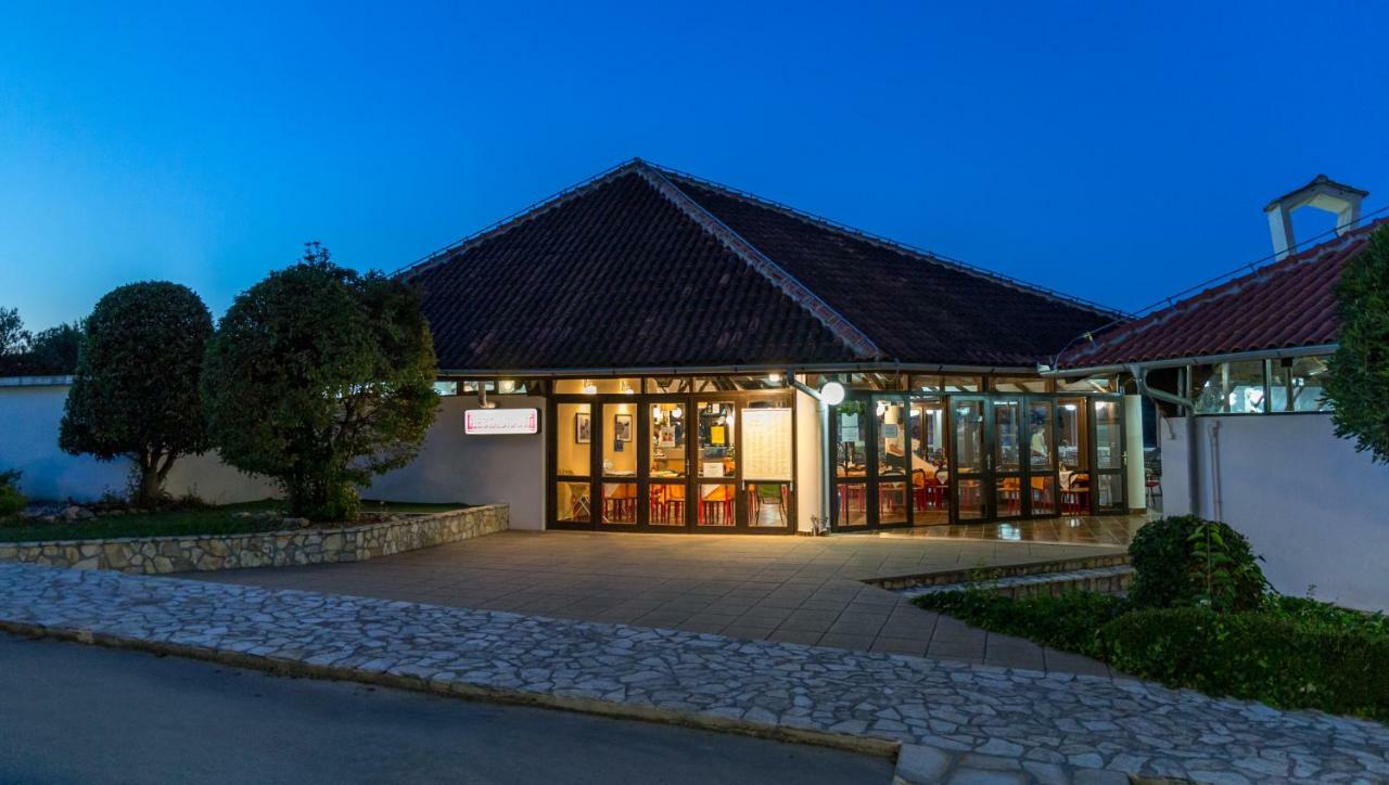 Victoria Mobilehome Jezera Village Holiday Resort المظهر الخارجي الصورة