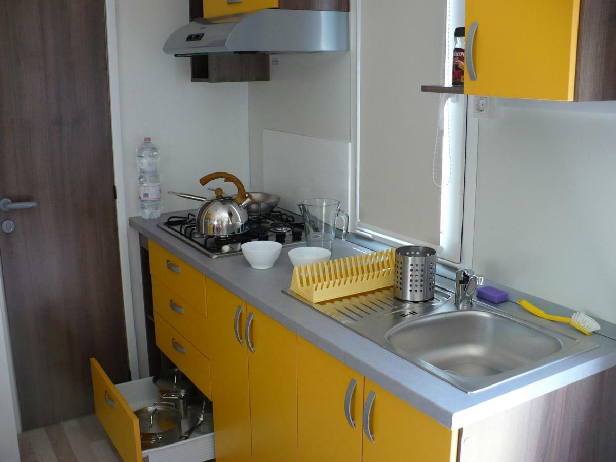 Victoria Mobilehome Jezera Village Holiday Resort المظهر الخارجي الصورة